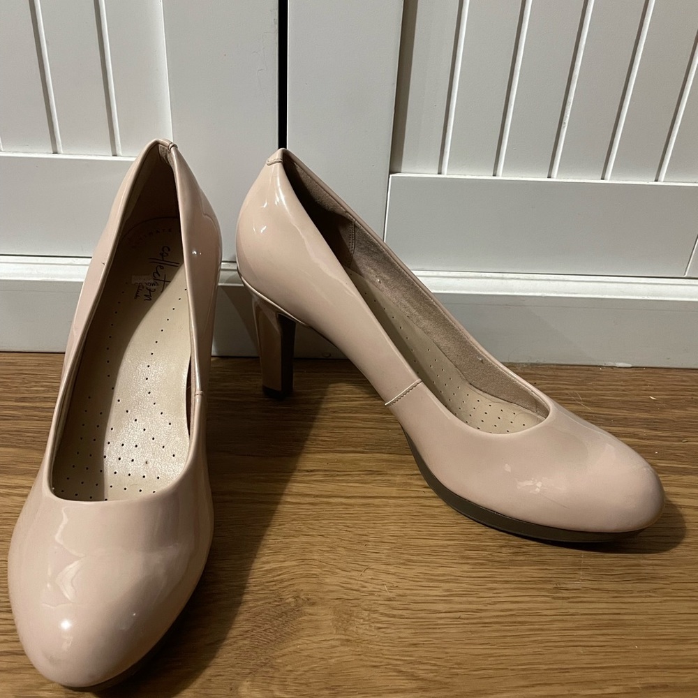 Light pink small heels